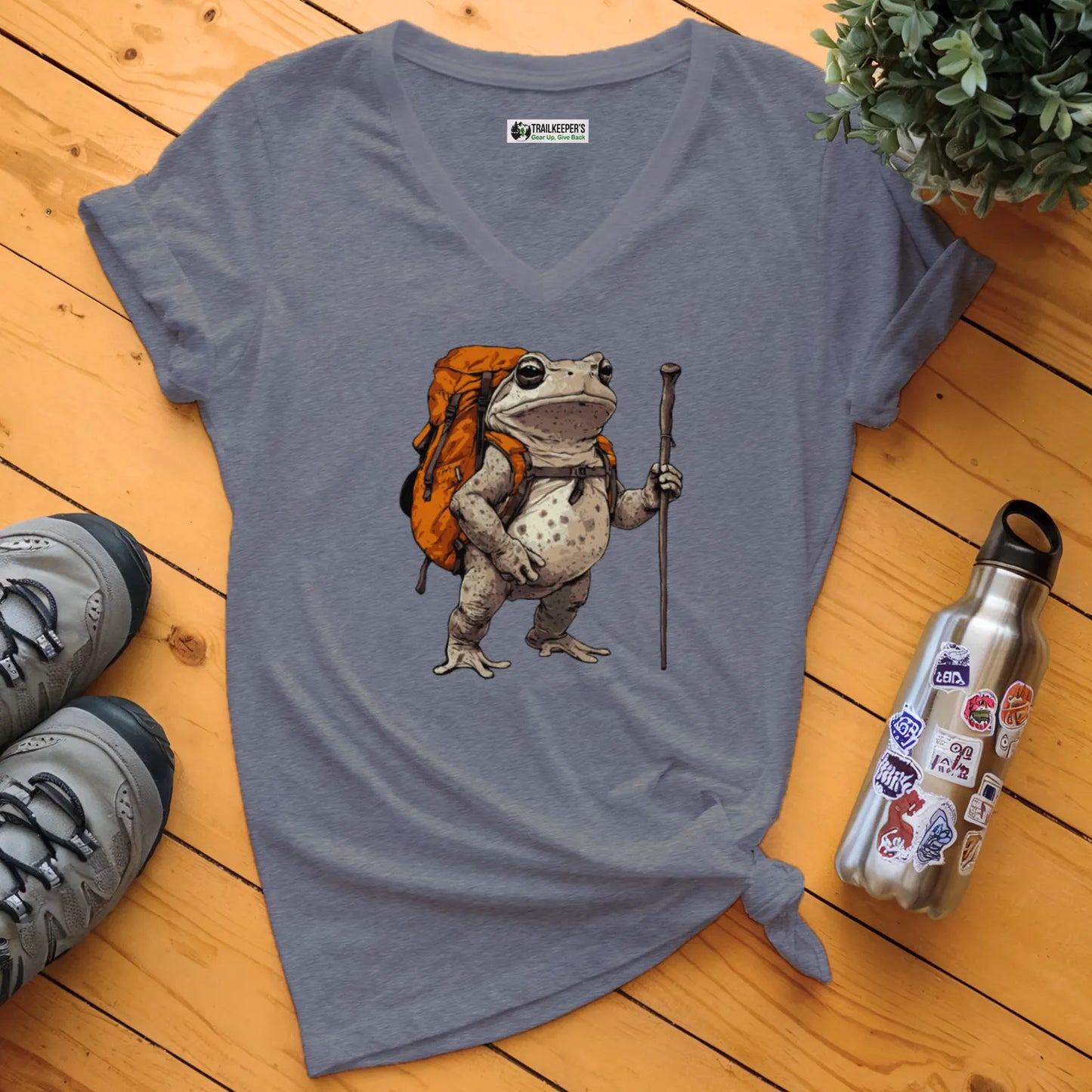 Grey Tree Frog Backpacker V-Neck T-Shirt
