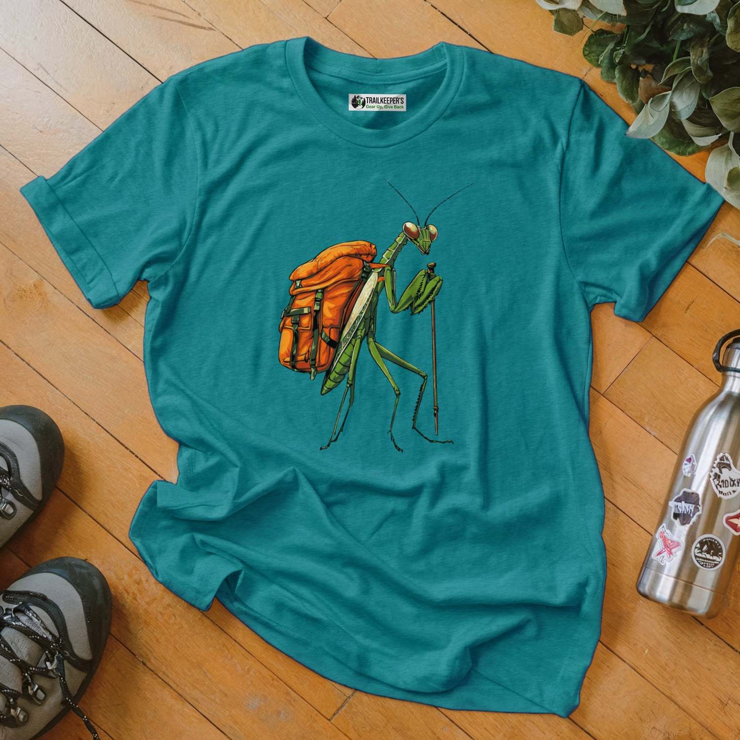 Preying Mantis Backpacker T-Shirt
