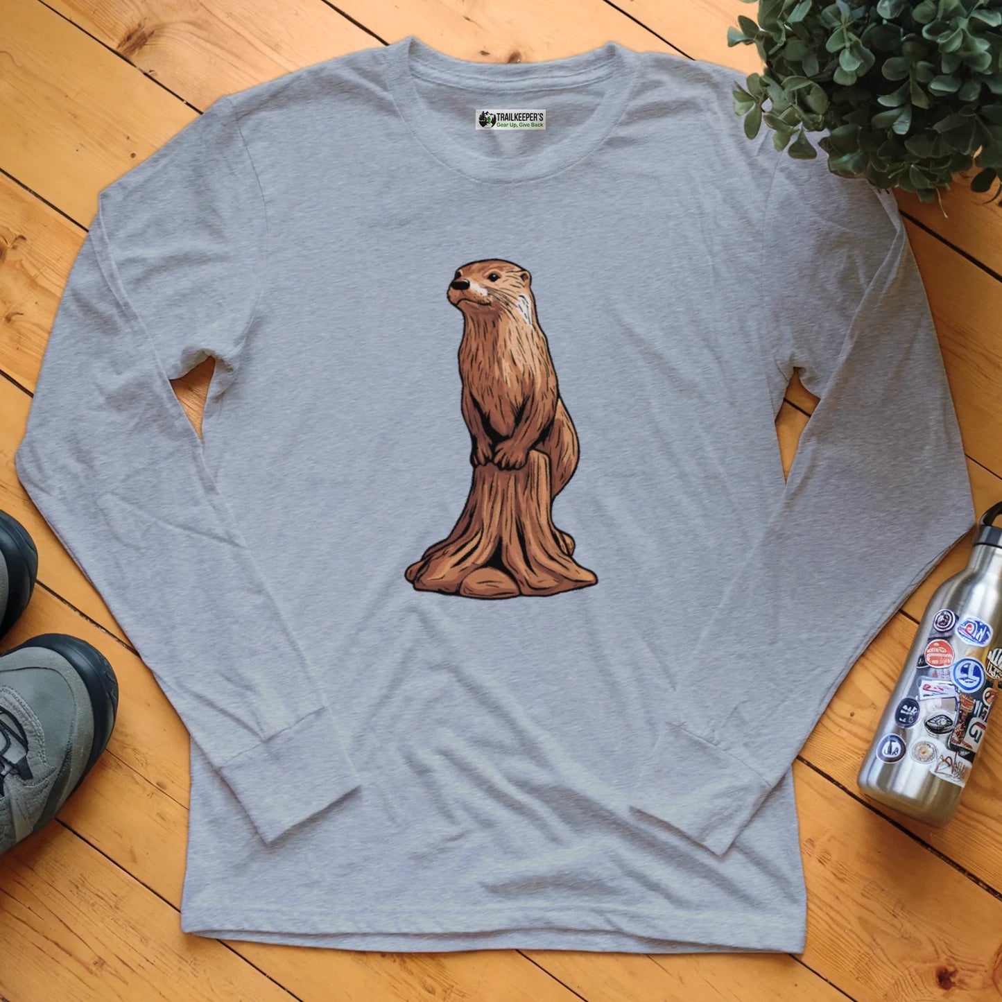 Carved Otter Statue Long Sleeve T-Shirt