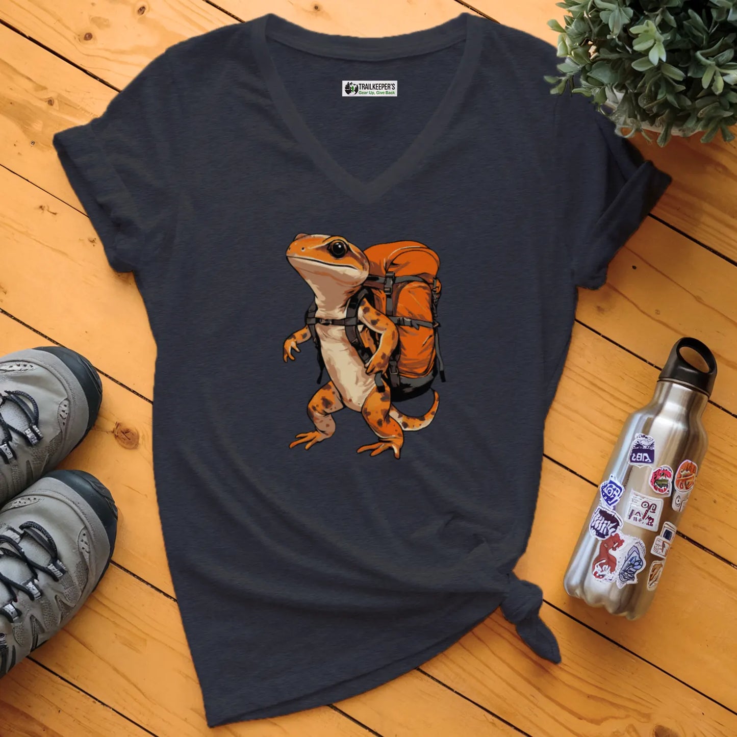 Long-tailed Salamander Backpacker V-Neck T-Shirt
