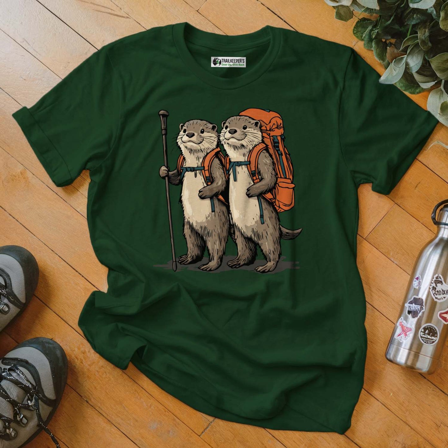 Otter Backpacker Couple T-Shirt