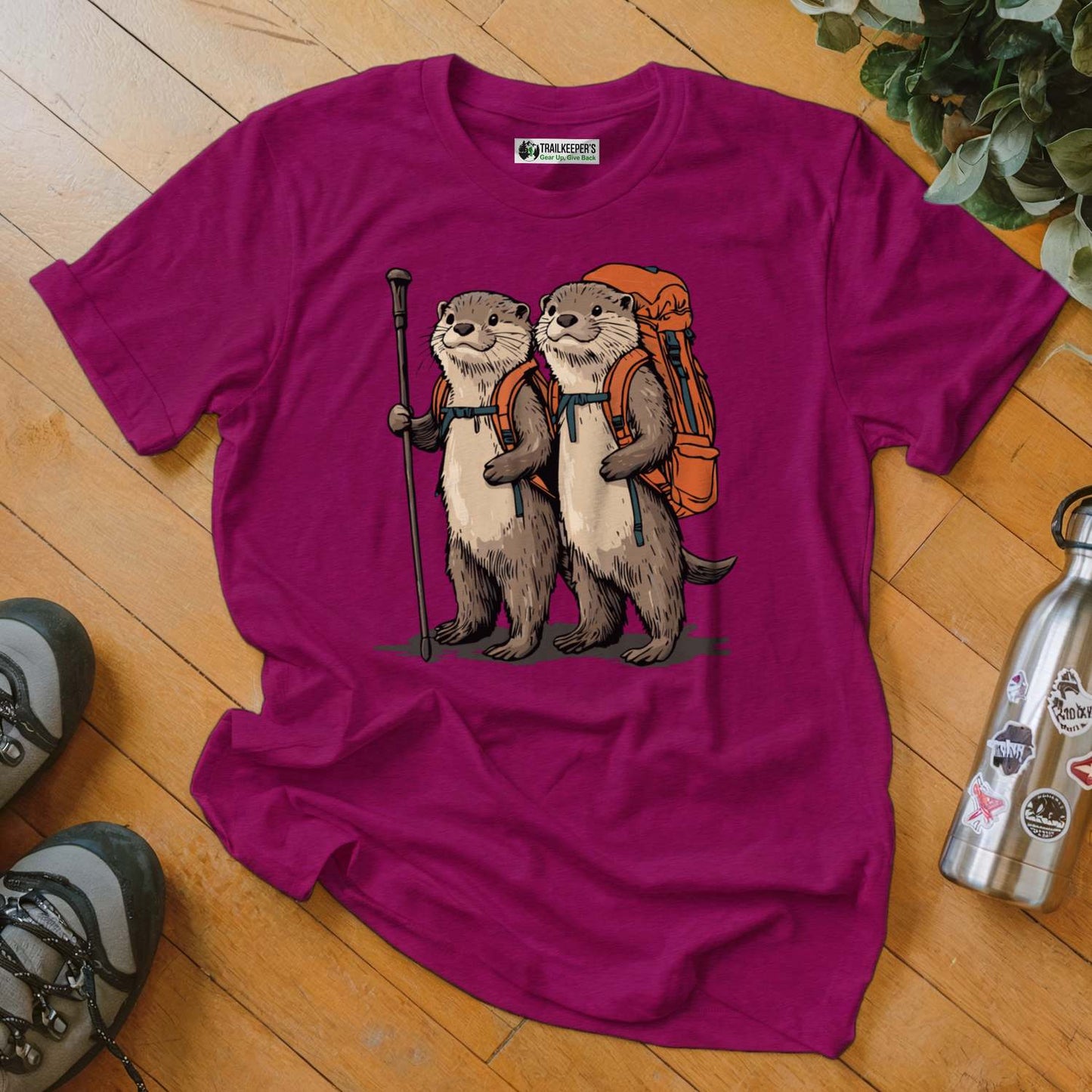 Otter Backpacker Couple T-Shirt