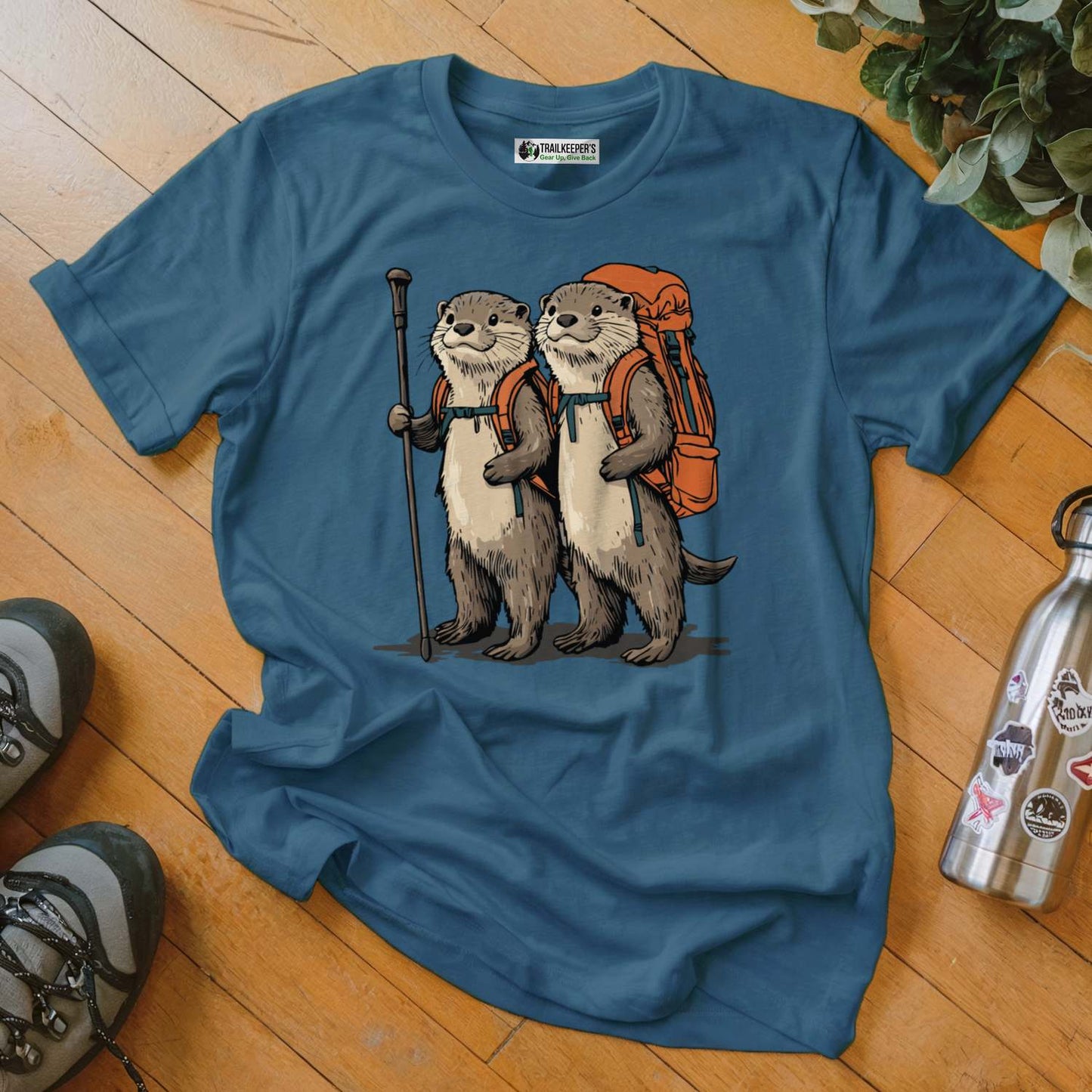 Otter Backpacker Couple T-Shirt