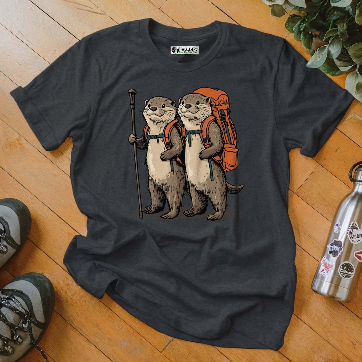 Otter Backpacker Couple T-Shirt