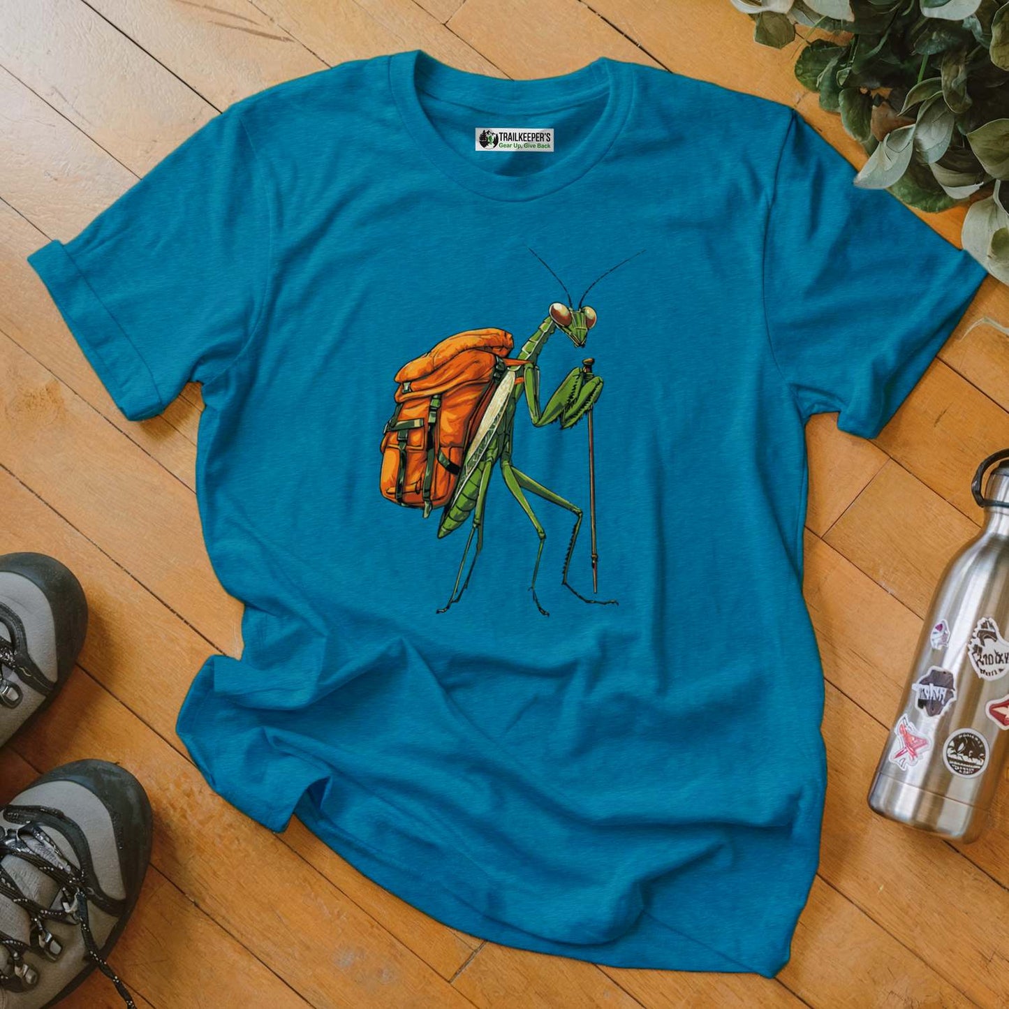 Preying Mantis Backpacker T-Shirt